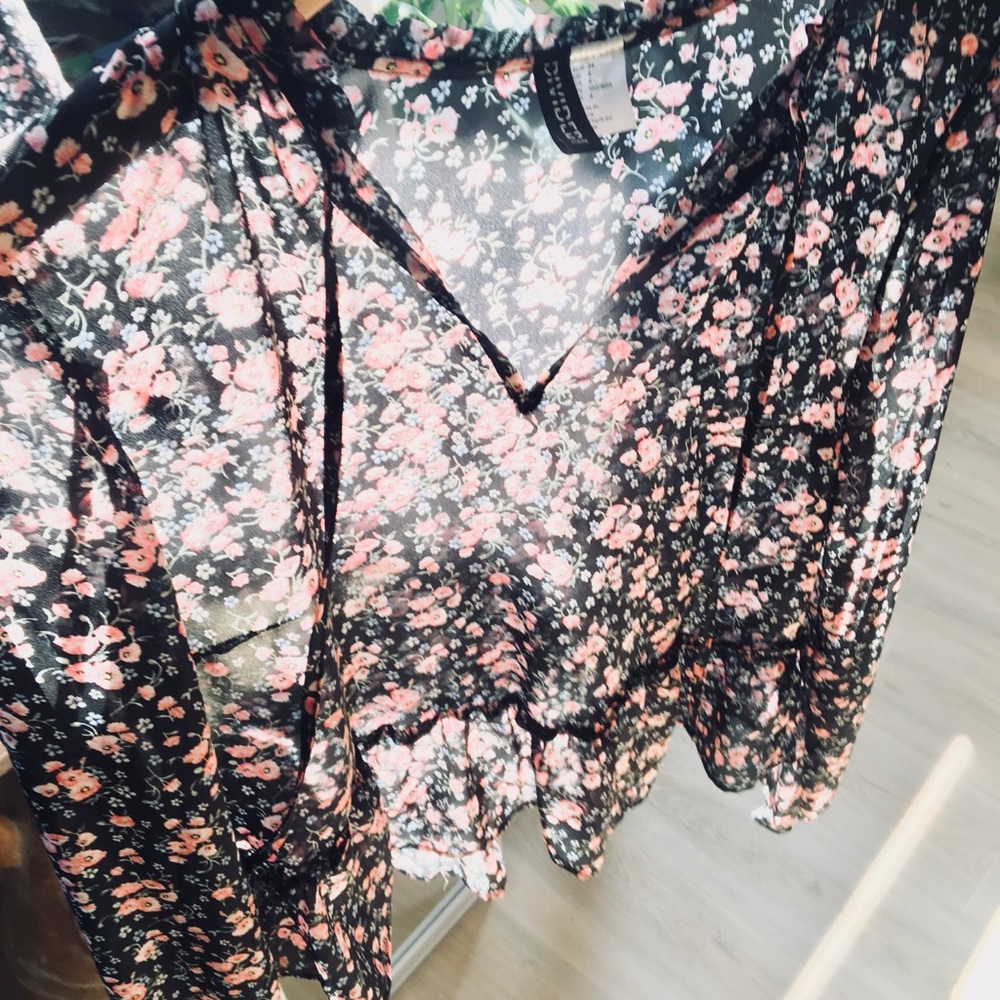 H&M sheer floral shirt S